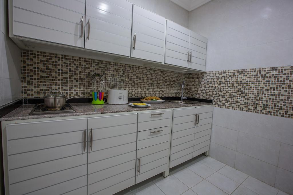Sara Plaza (Adults Only) Aparthotel Kuwait City Eksteriør bilde